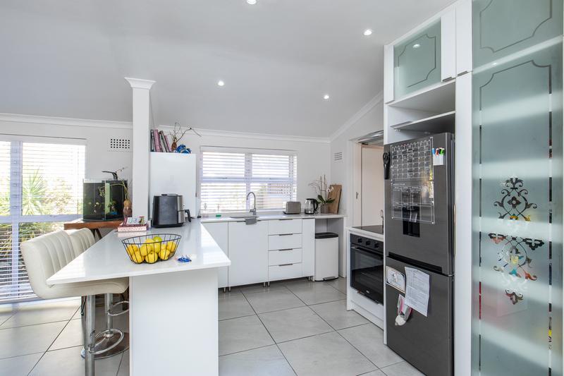 To Let 5 Bedroom Property for Rent in Kirstenhof Western Cape